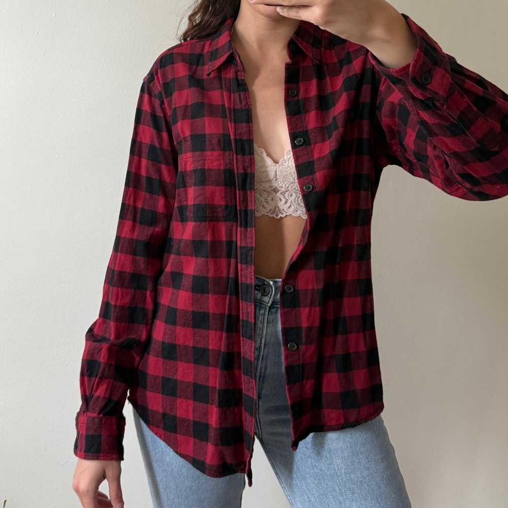 UNIQLO Red and Black Plaid Button-Up Shirt